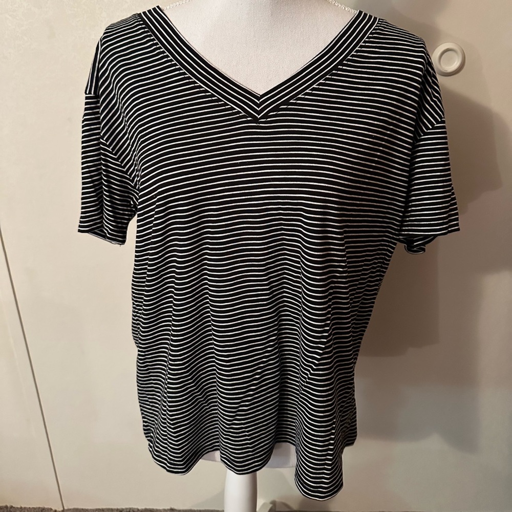 Carly Jean Los Angeles striped black and white tee, new CJLA large T-shirt
